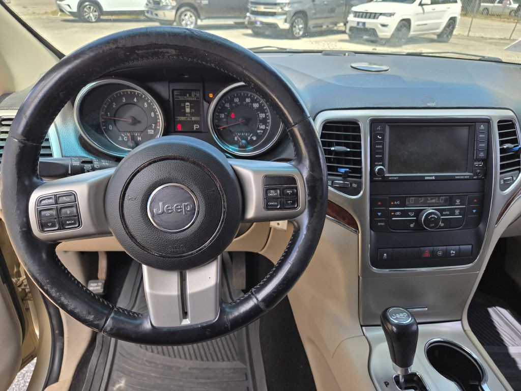 2012 Jeep Grand Cherokee Image 16