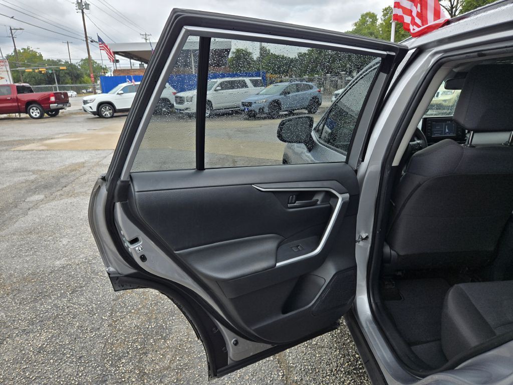 2019 Toyota Rav4 Image 12