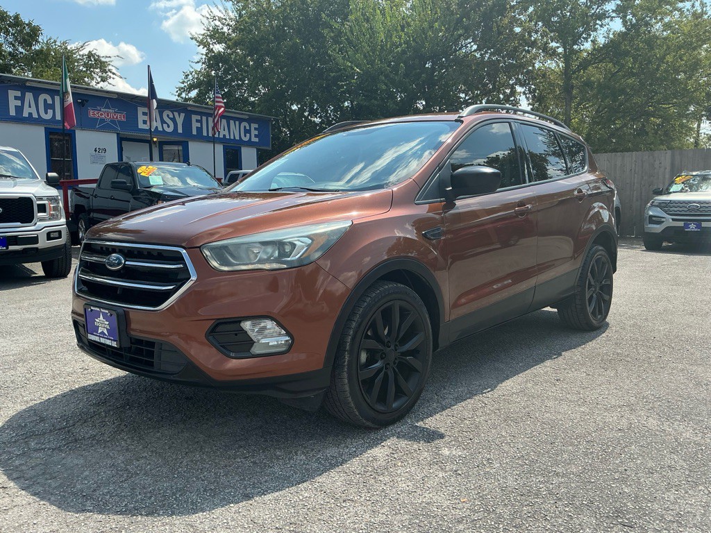 2017 Ford Escape Image 2