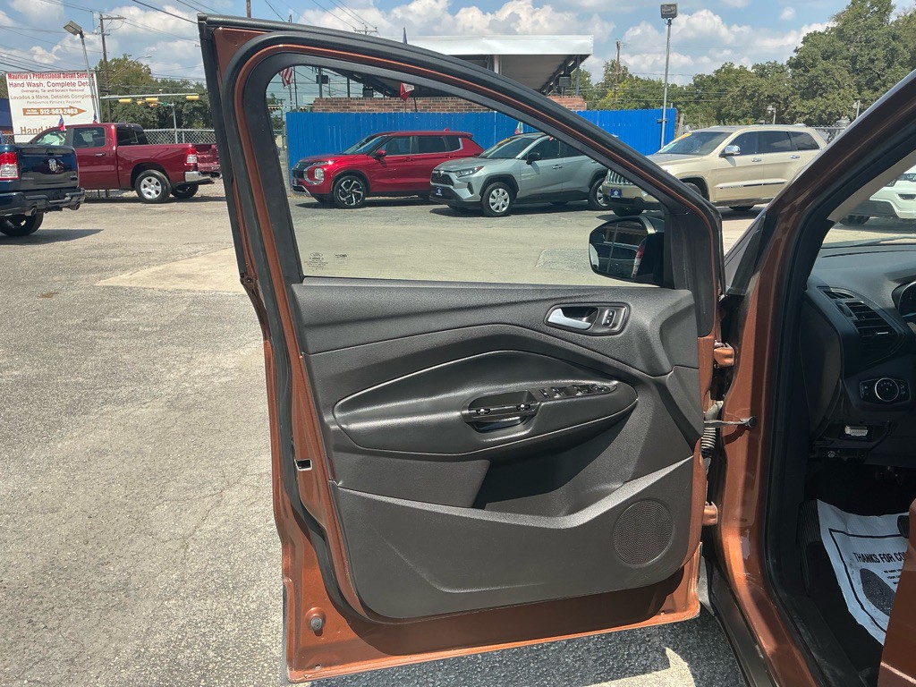 2017 Ford Escape Image 10