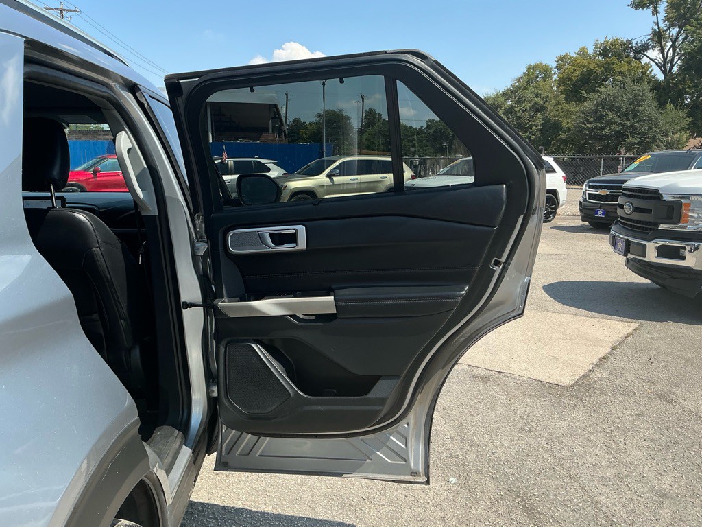 2021 Ford Explorer Image 6