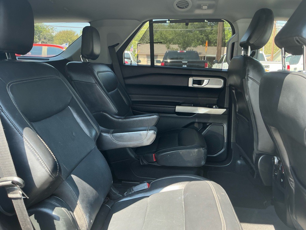 2021 Ford Explorer Image 7