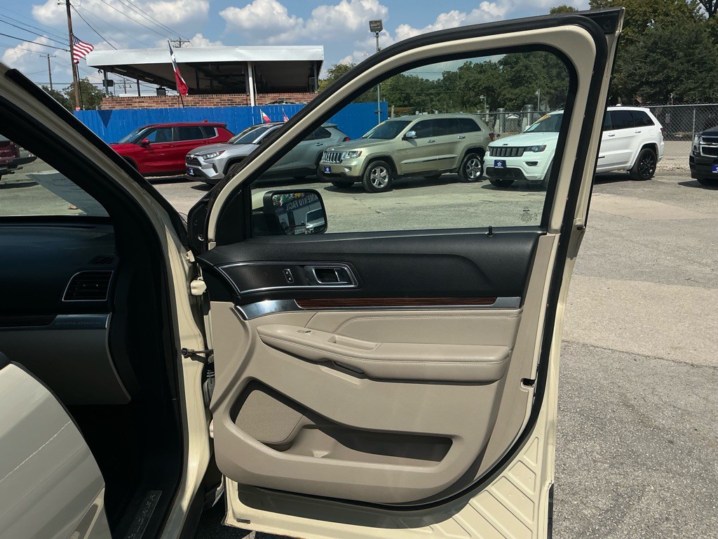 2018 Ford Explorer Image 10