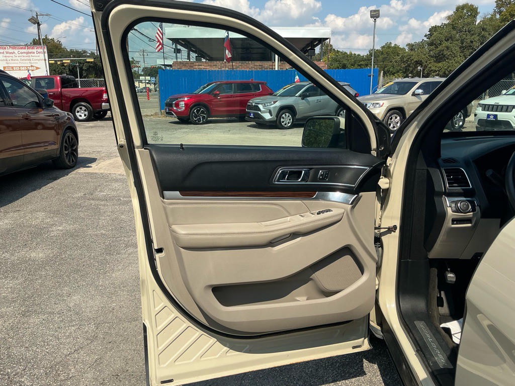 2018 Ford Explorer Image 13