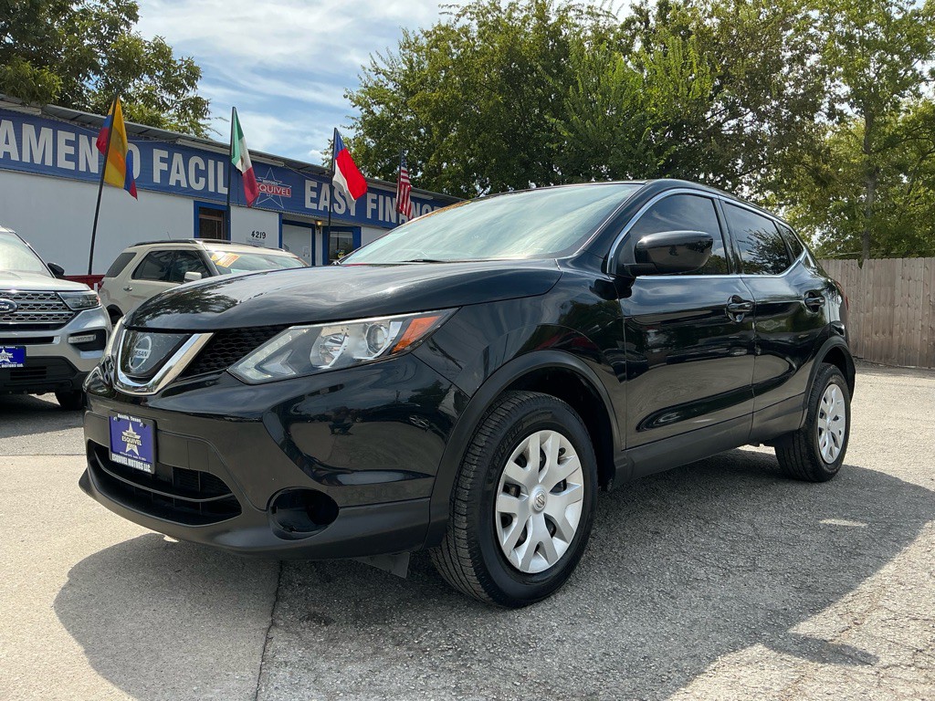 2019 Nissan Rogue Image 2