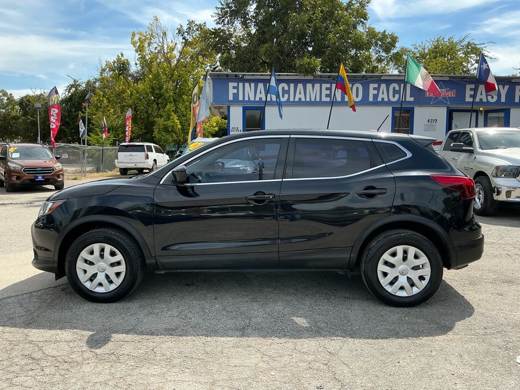 2019 Nissan Rogue Image 3