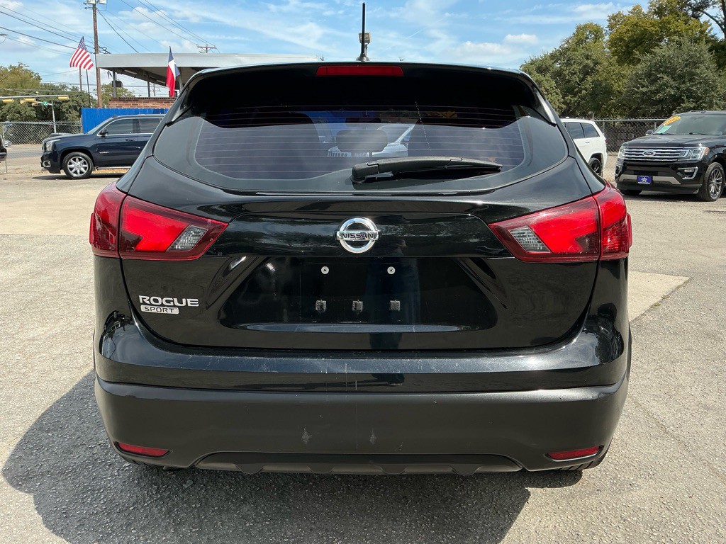 2019 Nissan Rogue Image 4