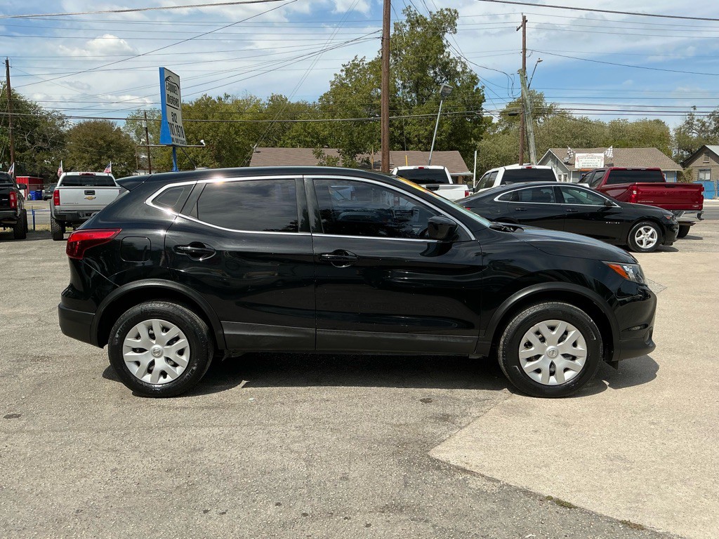 2019 Nissan Rogue Image 5
