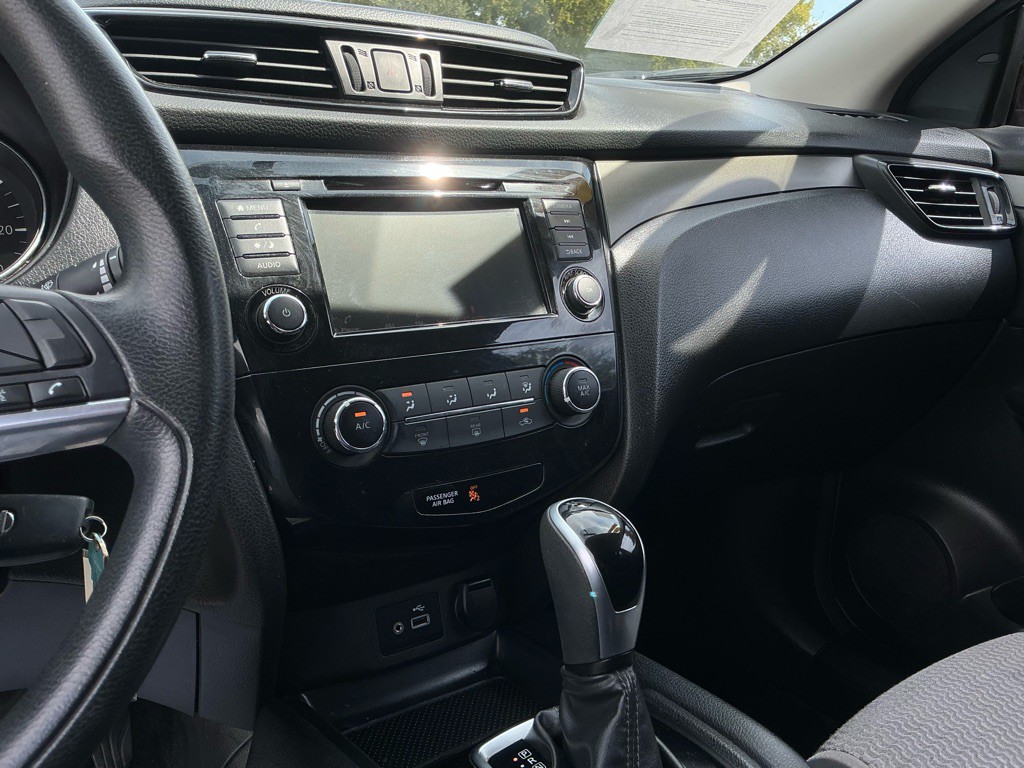 2019 Nissan Rogue Image 11