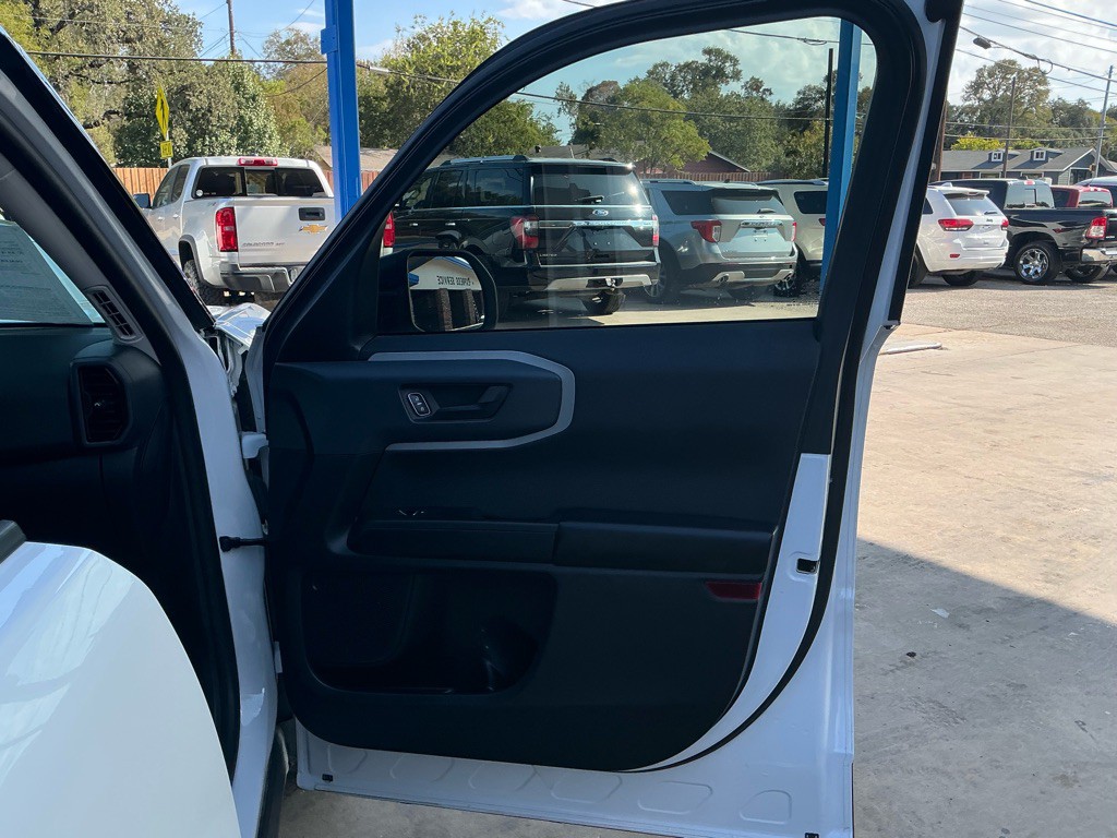 2021 Ford Bronco Image 9