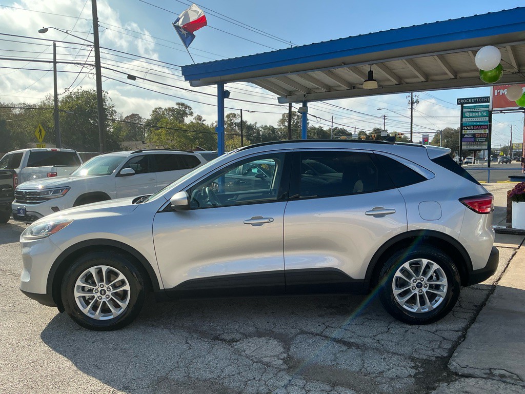 2020 Ford Escape Image 3