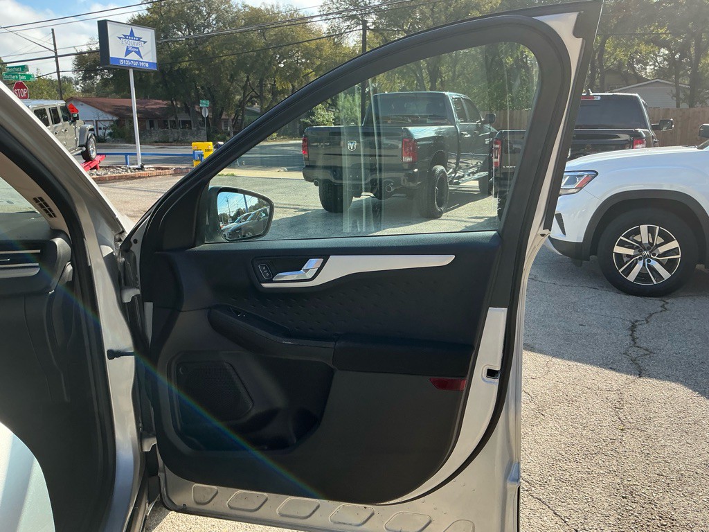 2020 Ford Escape Image 8