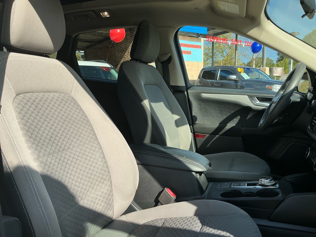 2020 Ford Escape Image 9