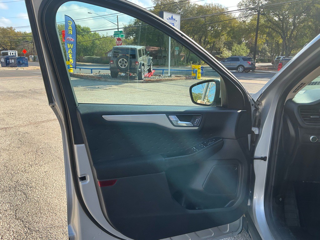 2020 Ford Escape Image 10