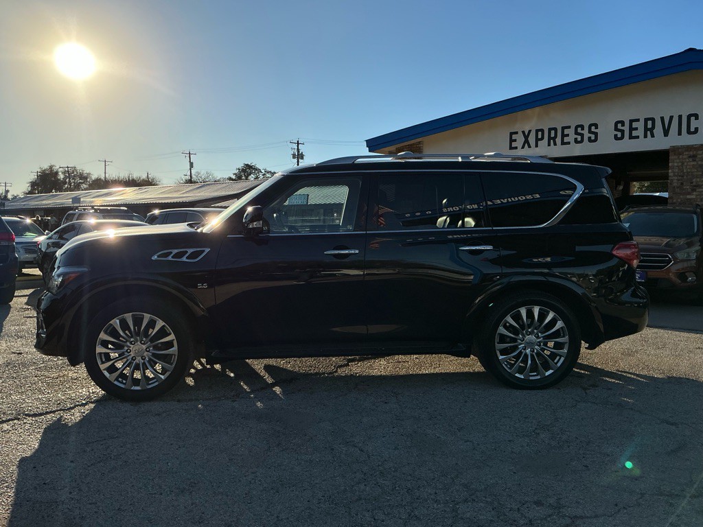 2017 INFINITI QX80 Image 3