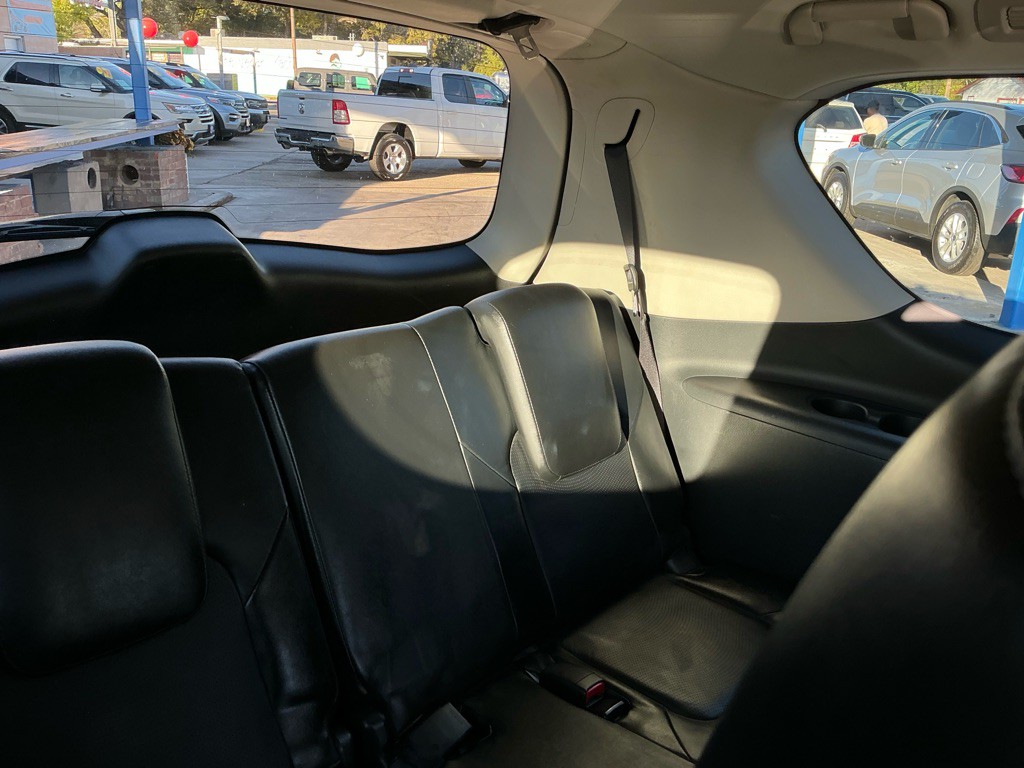 2017 INFINITI QX80 Image 9