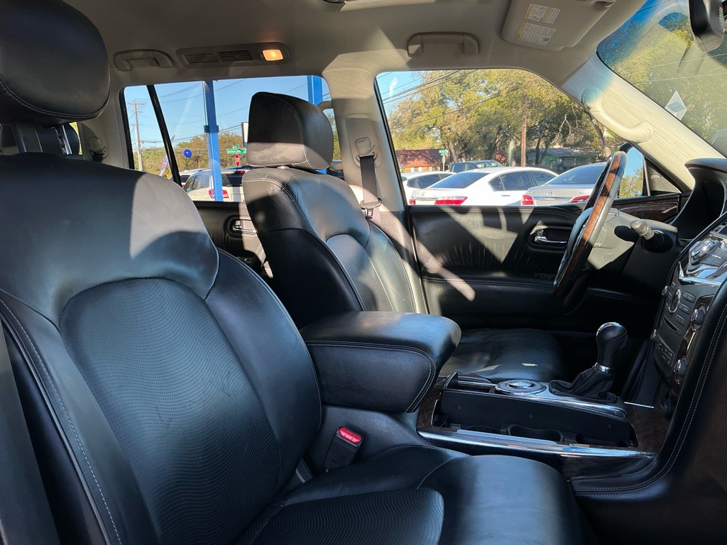 2017 INFINITI QX80 Image 12