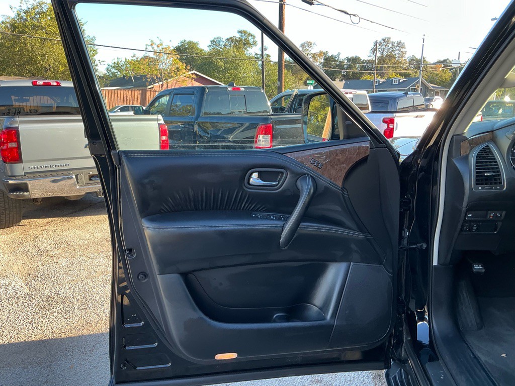 2017 INFINITI QX80 Image 14