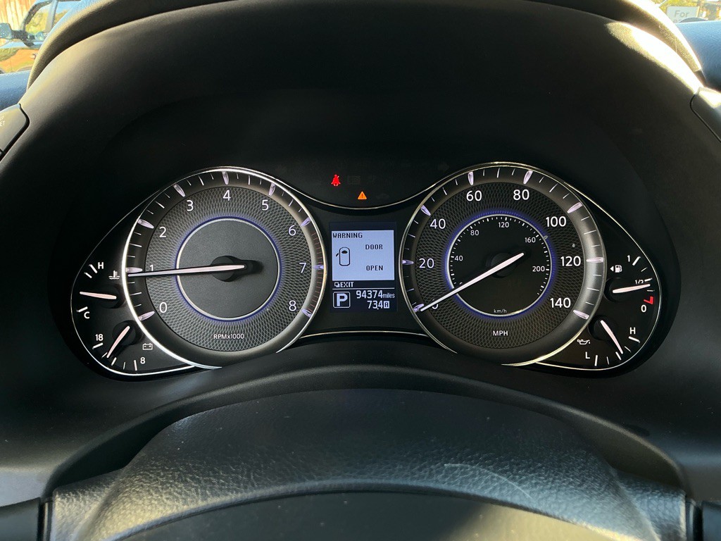 2017 INFINITI QX80 Image 17