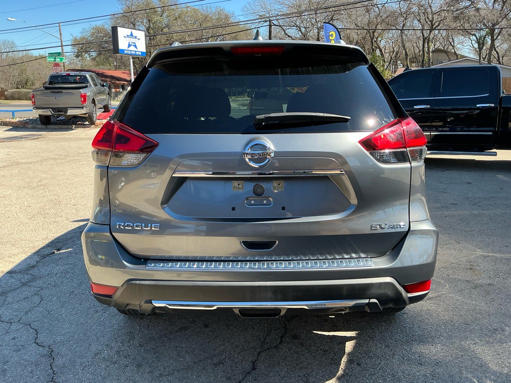 2018 Nissan Rogue Image 4