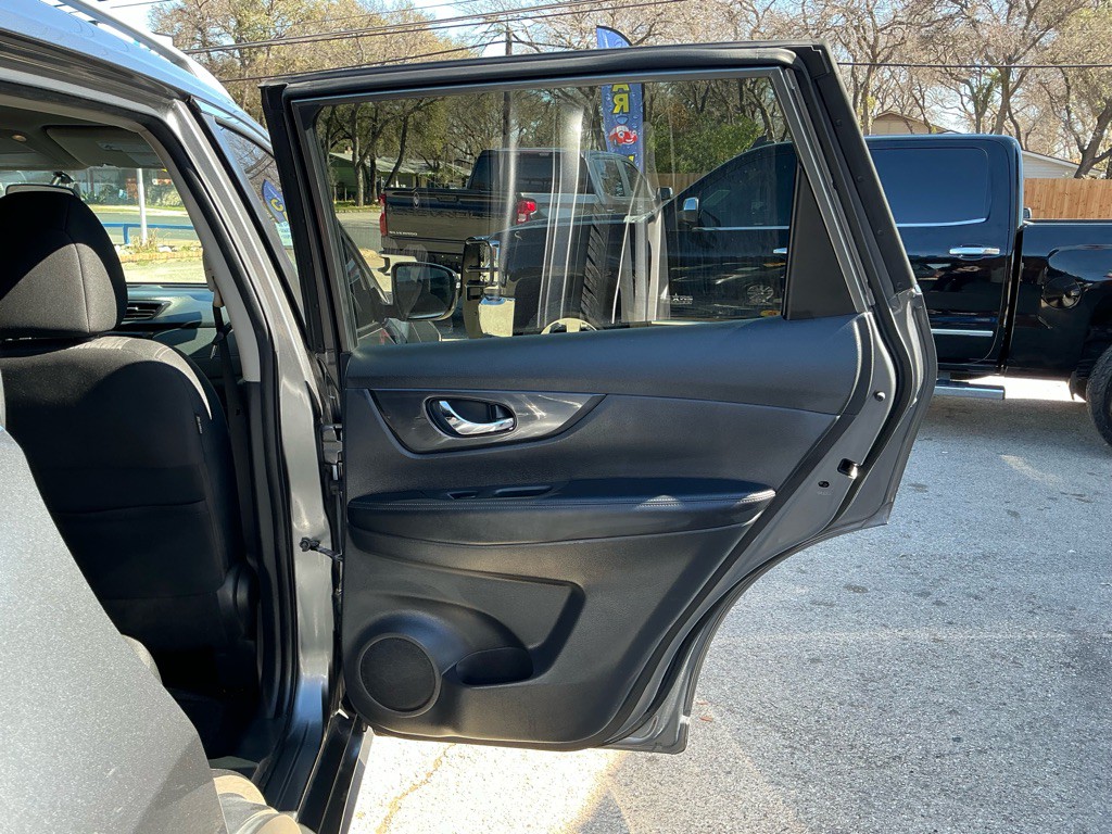 2018 Nissan Rogue Image 7