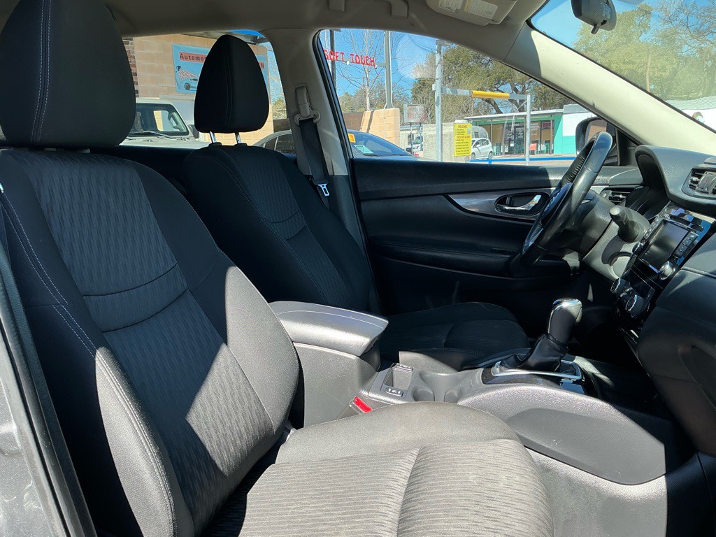 2018 Nissan Rogue Image 10