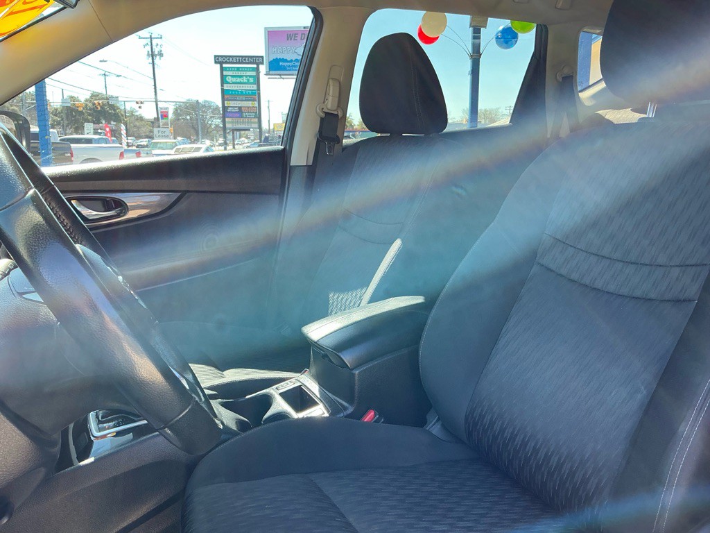 2018 Nissan Rogue Image 12