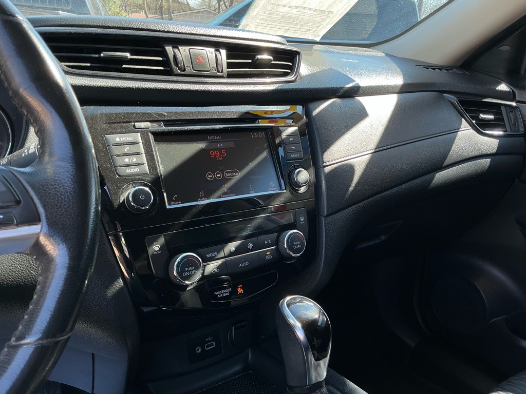 2018 Nissan Rogue Image 13