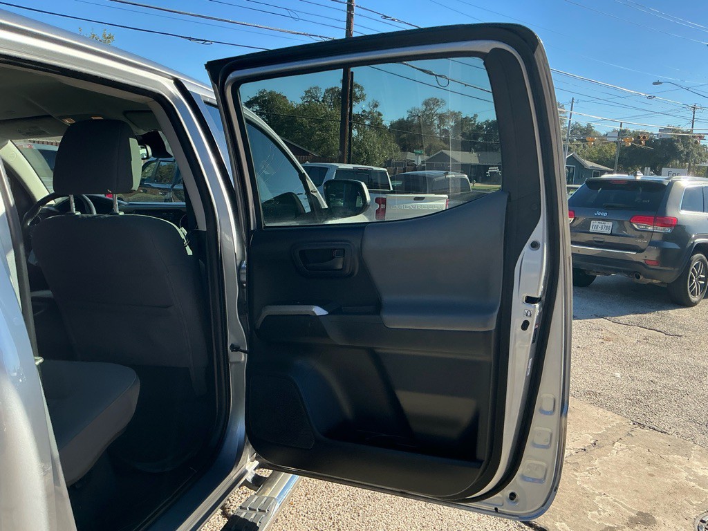 2020 Toyota Tacoma Image 7