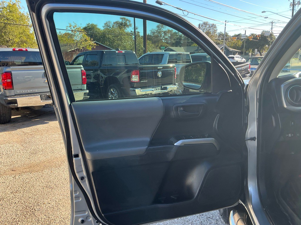 2020 Toyota Tacoma Image 11