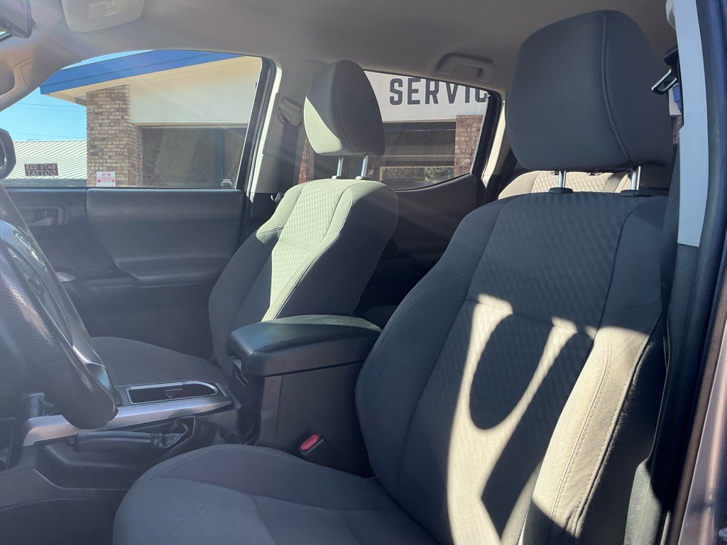 2020 Toyota Tacoma Image 12