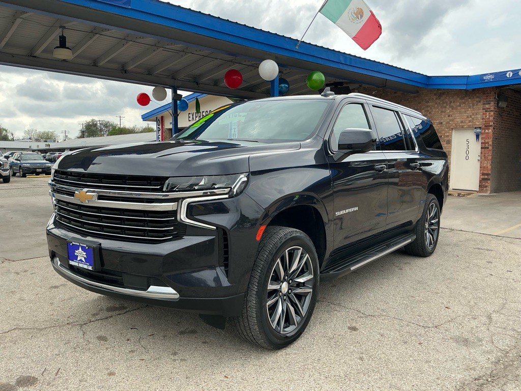 2022 Chevrolet Suburban Image 2