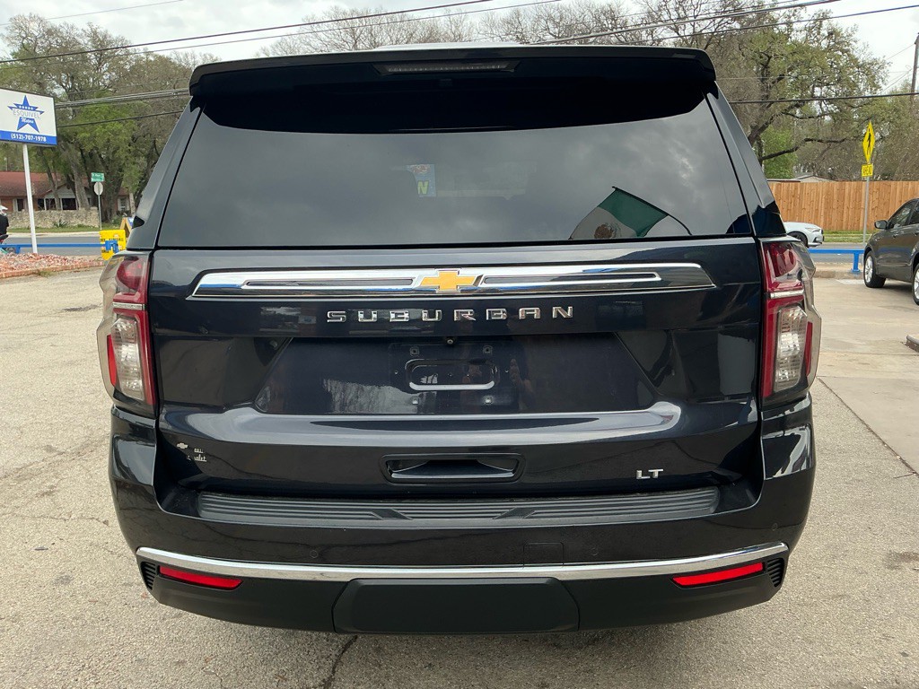 2022 Chevrolet Suburban Image 4