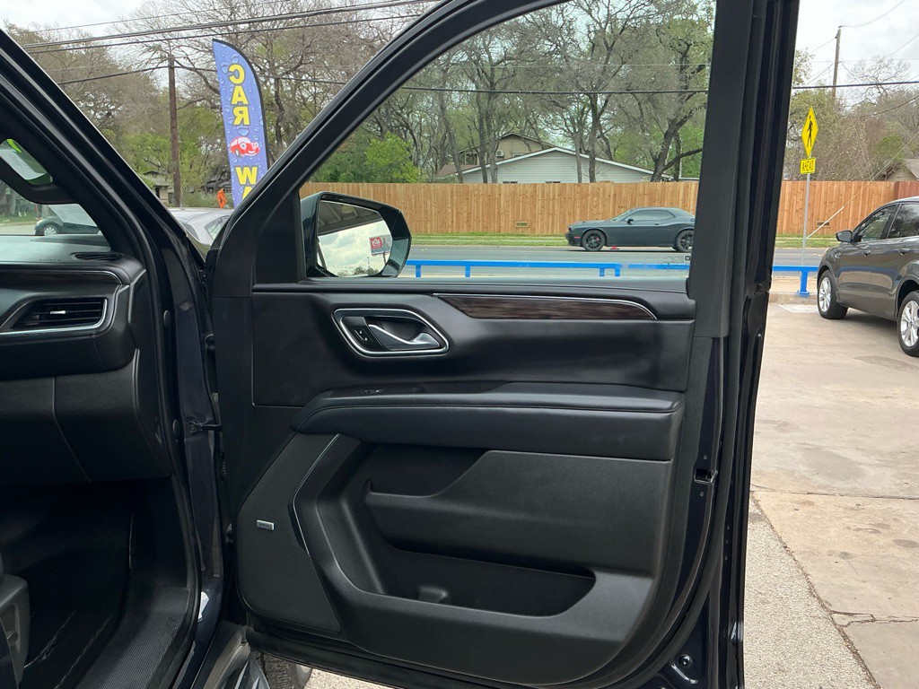 2022 Chevrolet Suburban Image 10