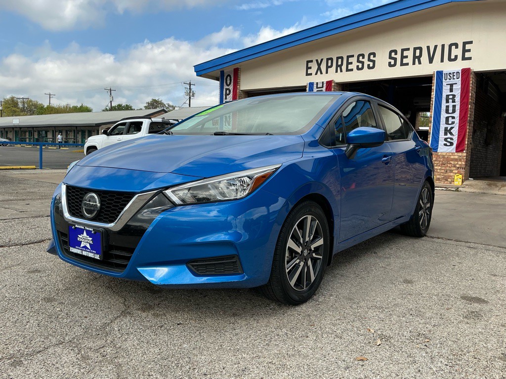 2022 Nissan Versa Image 2