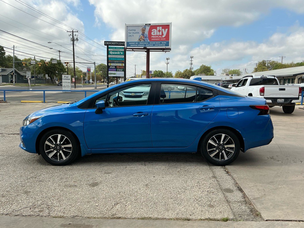 2022 Nissan Versa Image 3