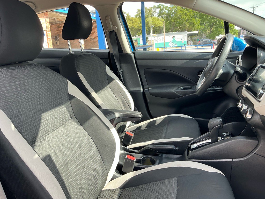 2022 Nissan Versa Image 9