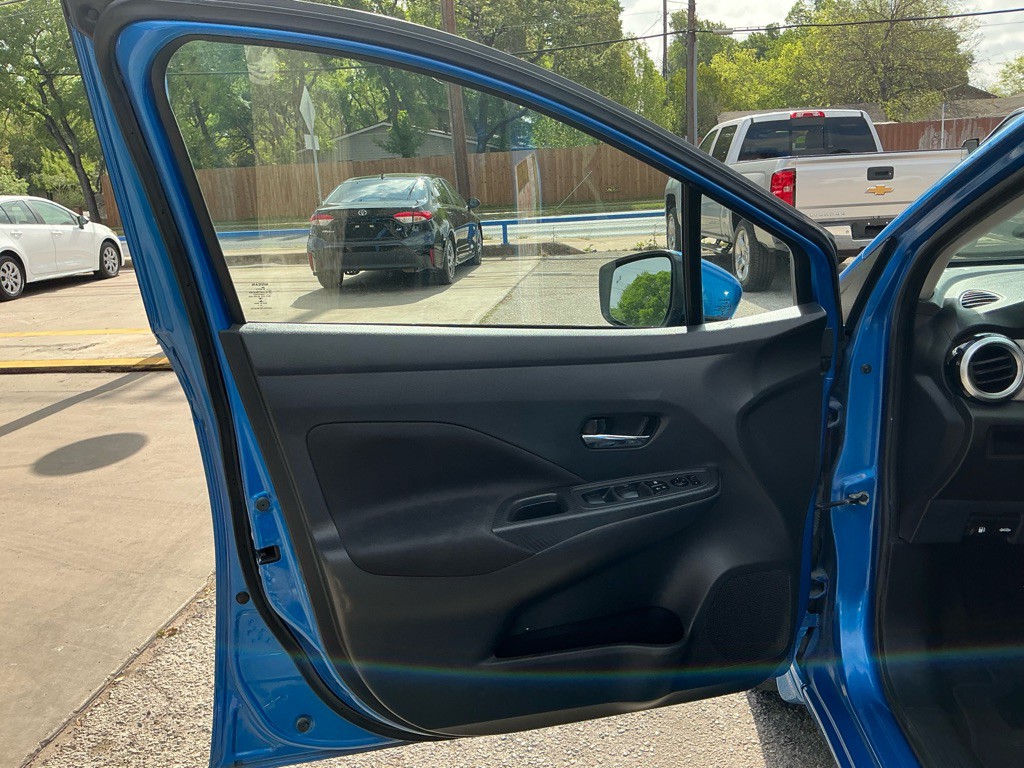 2022 Nissan Versa Image 10