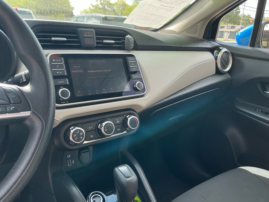 2022 Nissan Versa Image 11