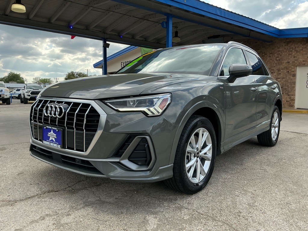 2022 Audi Q3 Image 2