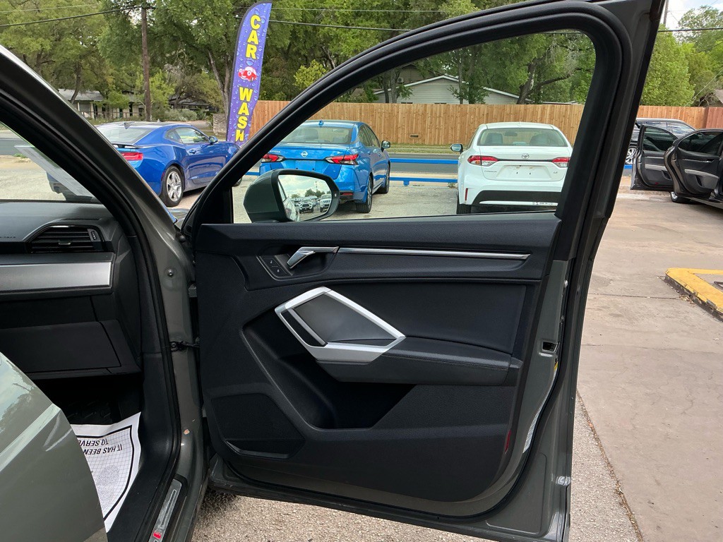 2022 Audi Q3 Image 10