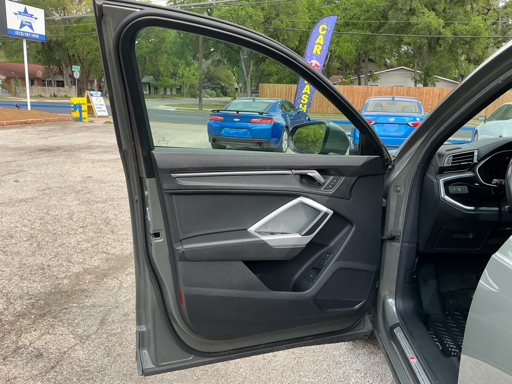 2022 Audi Q3 Image 12