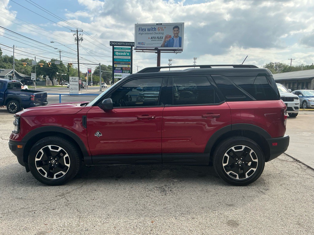 2021 Ford Bronco Image 3