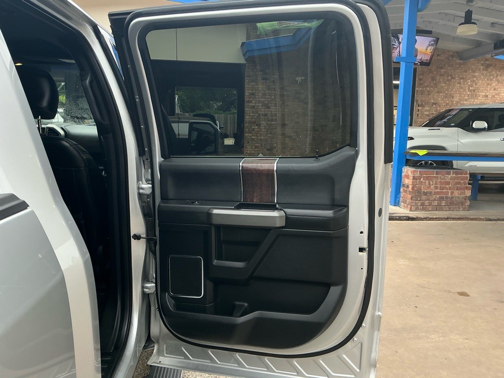2015 Ford F-150 Image 9