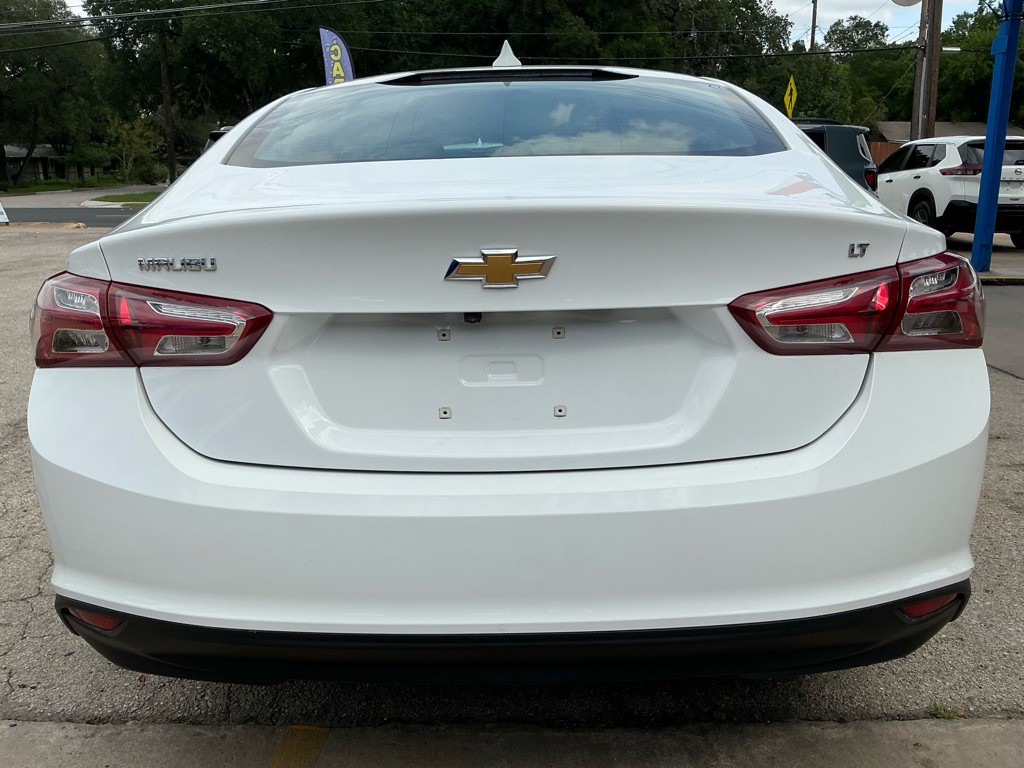 2022 Chevrolet Malibu Image 3
