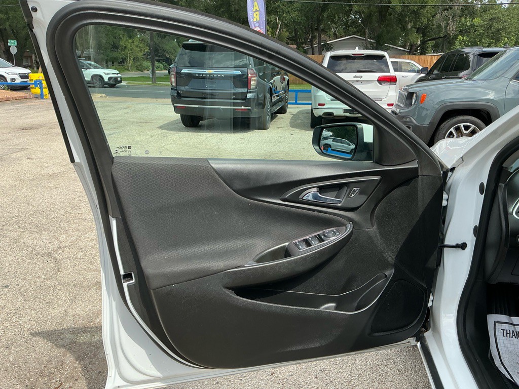 2022 Chevrolet Malibu Image 8