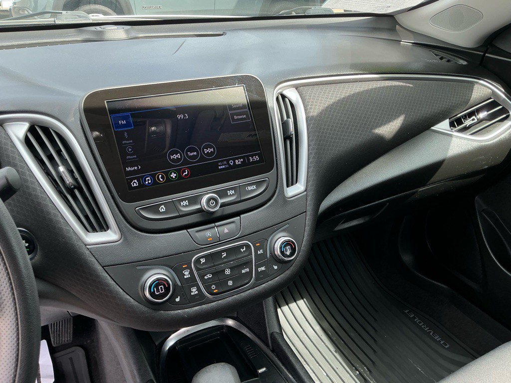2022 Chevrolet Malibu Image 10