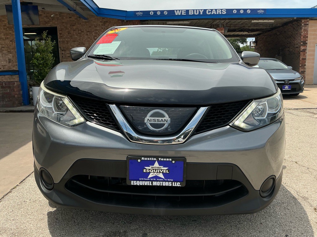 2019 Nissan Rogue Image 1