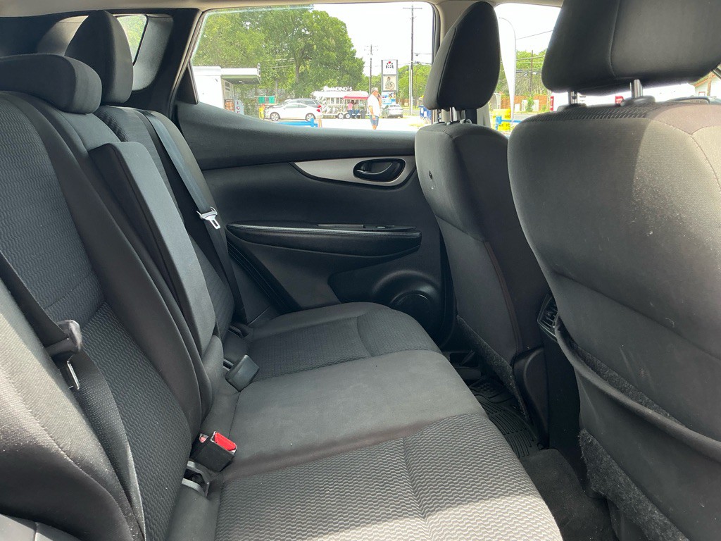 2019 Nissan Rogue Image 8