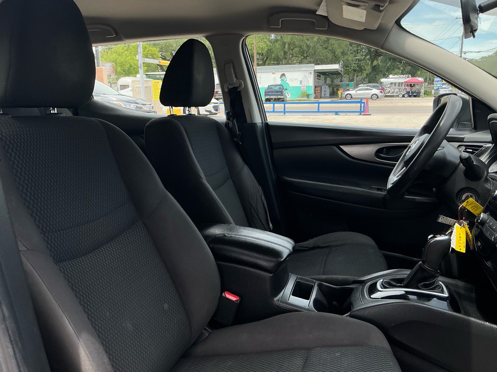 2019 Nissan Rogue Image 10